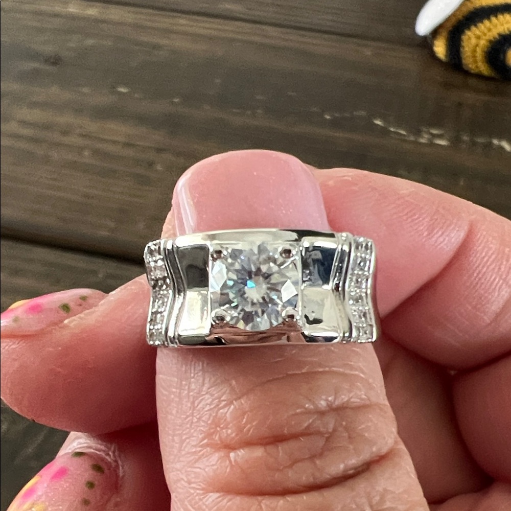 New Moissanite ring size 8. Very classy and elegant.